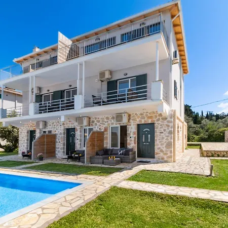 Superior A 公寓 Tsoukaládhes